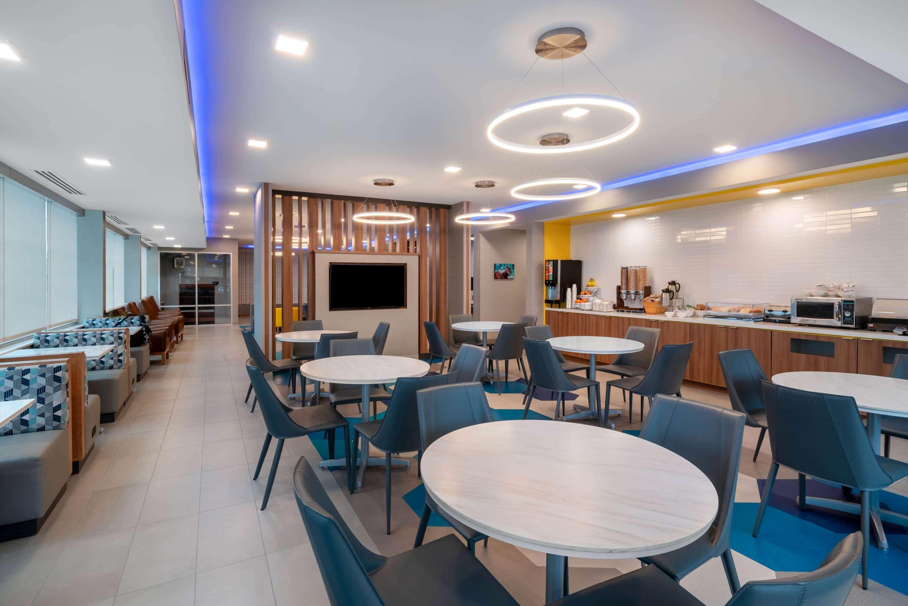 Microtel Inn & Suites By Wyndham Hot Springs Ngoại thất bức ảnh
