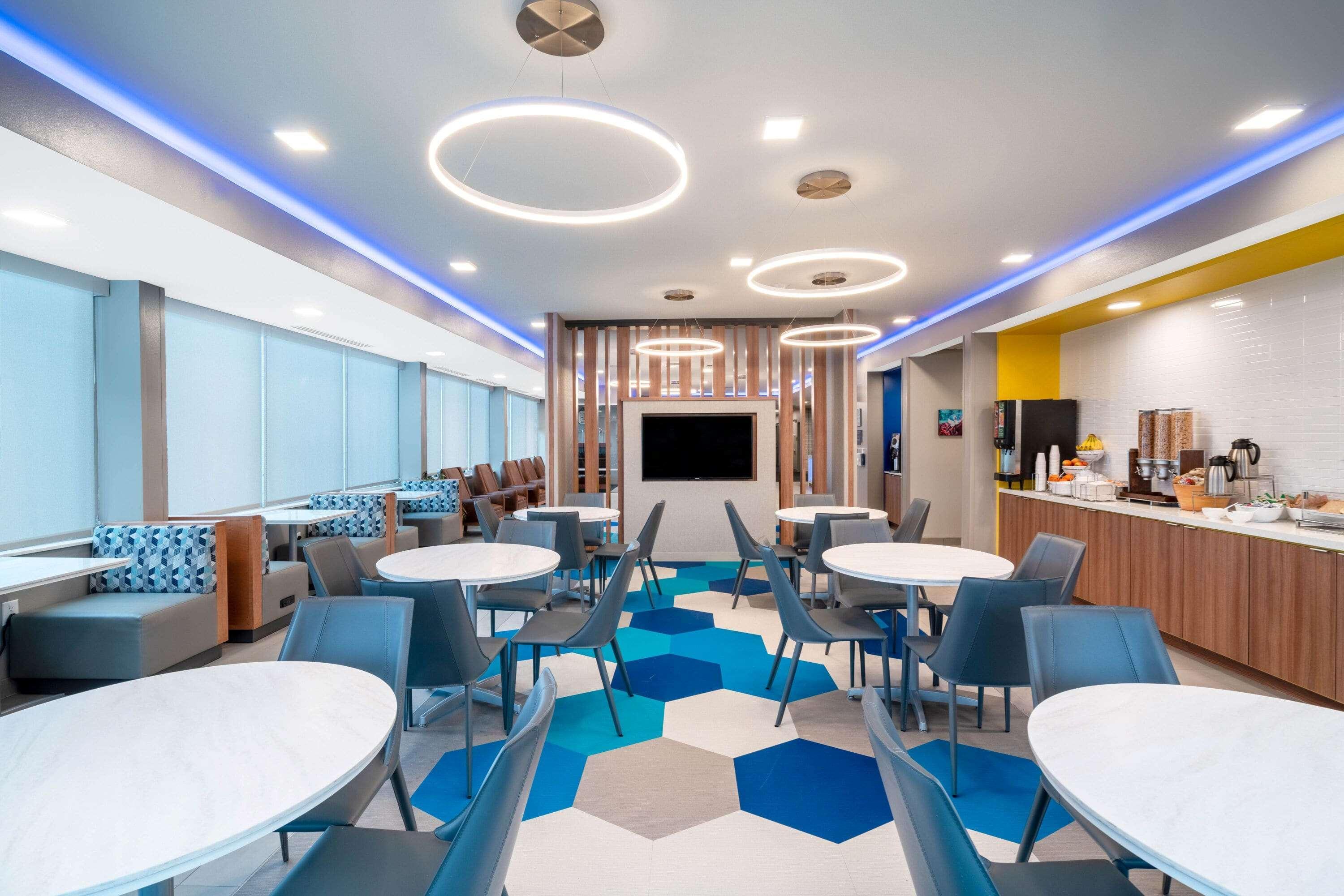 Microtel Inn & Suites By Wyndham Hot Springs Ngoại thất bức ảnh