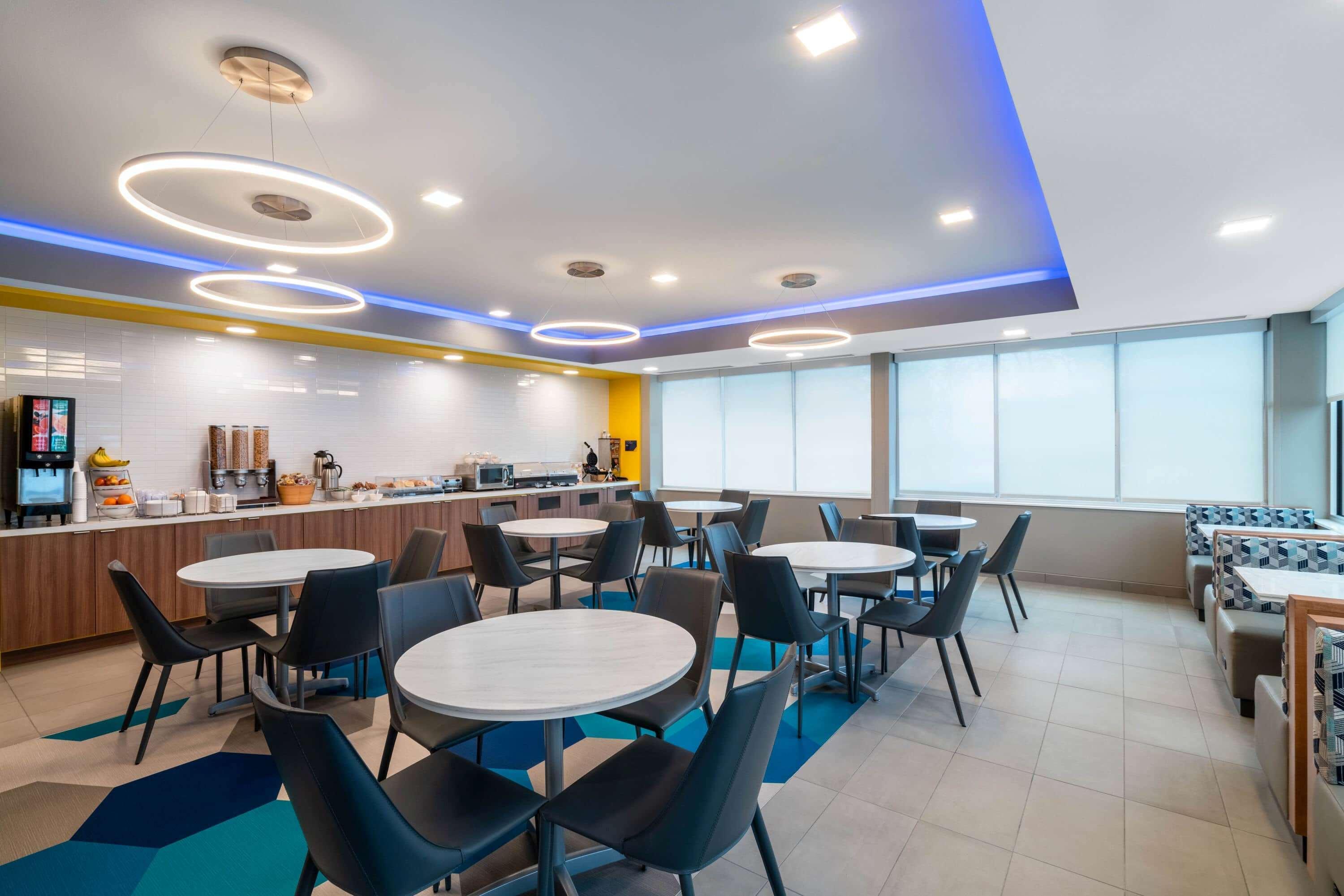 Microtel Inn & Suites By Wyndham Hot Springs Ngoại thất bức ảnh