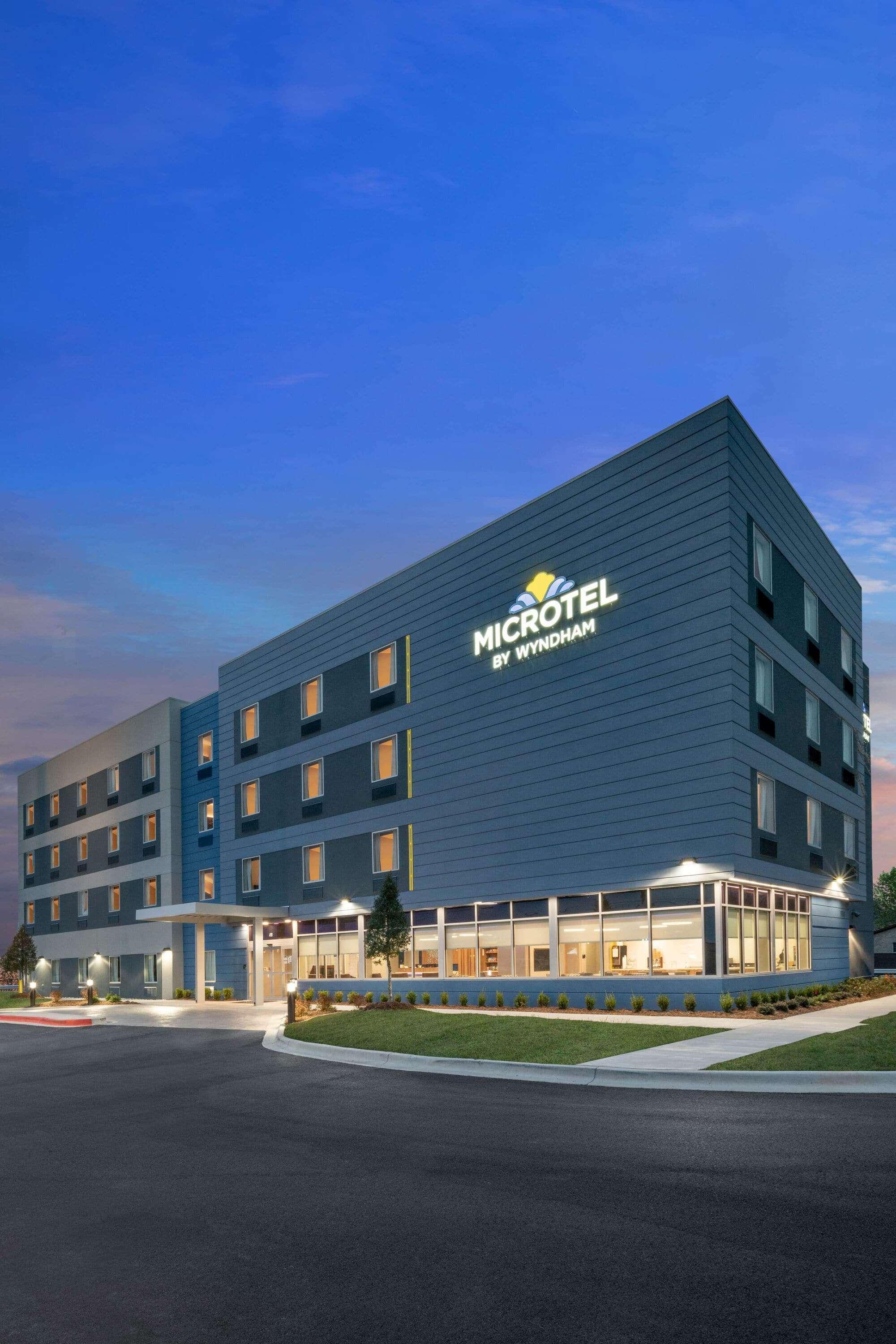 Microtel Inn & Suites By Wyndham Hot Springs Ngoại thất bức ảnh