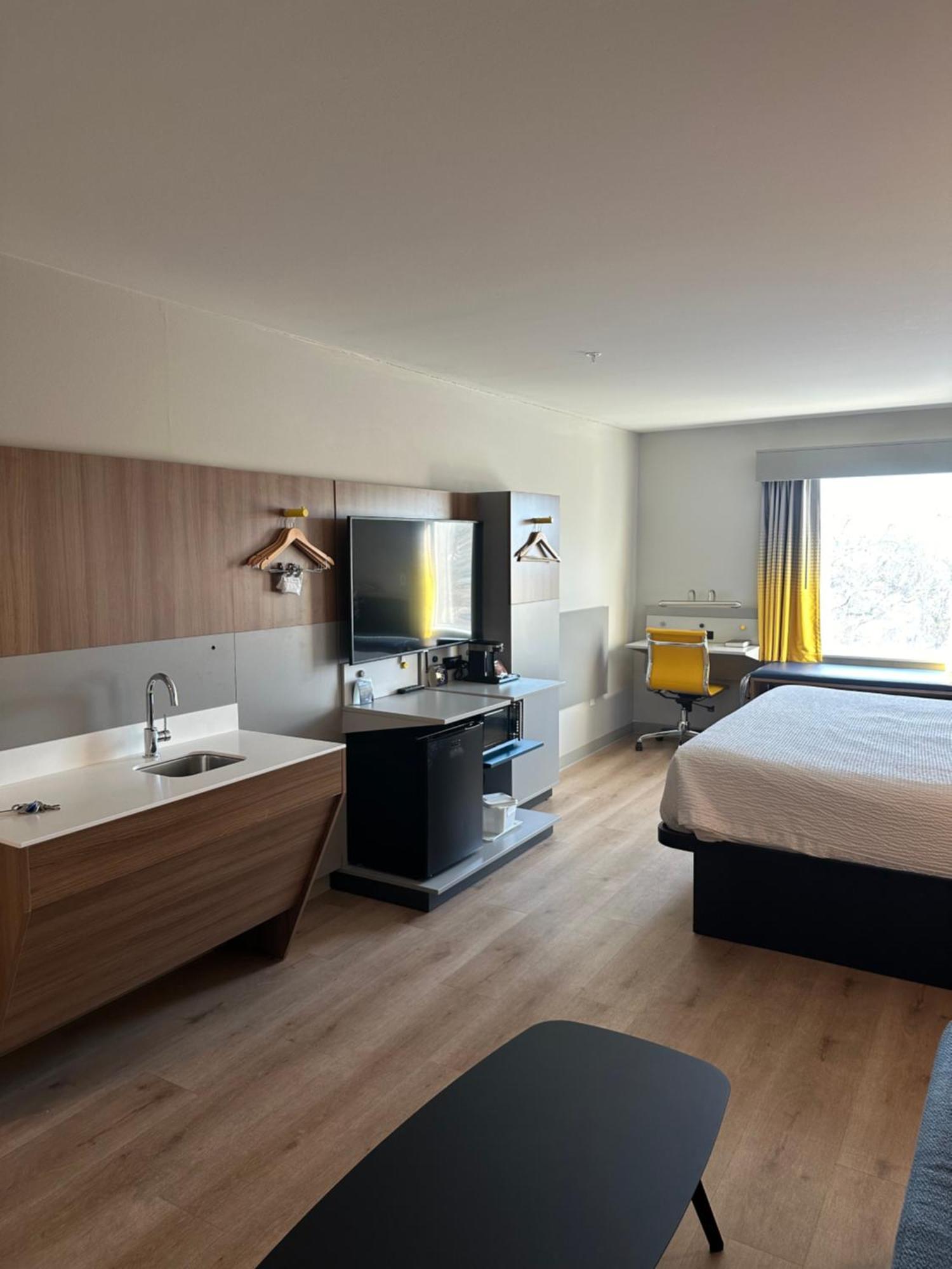 Microtel Inn & Suites By Wyndham Hot Springs Ngoại thất bức ảnh